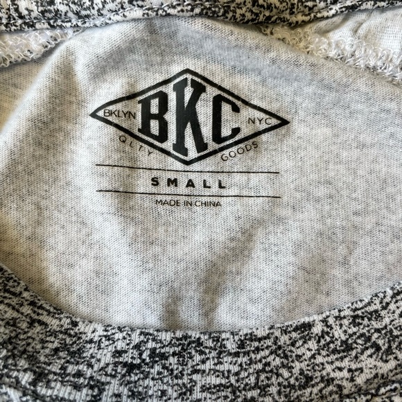 BKC Brooklyn Small Men’s Heather Grey Ribbed Shoulder Tee Shirt - Picture 6 of 6